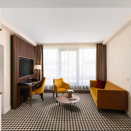 Grand 4* Esztergom