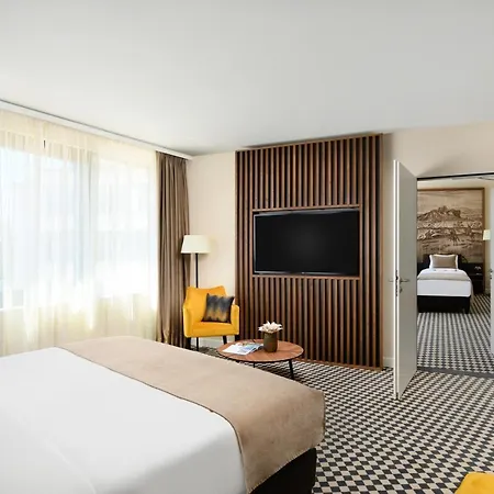 Grand 4* 艾斯特根