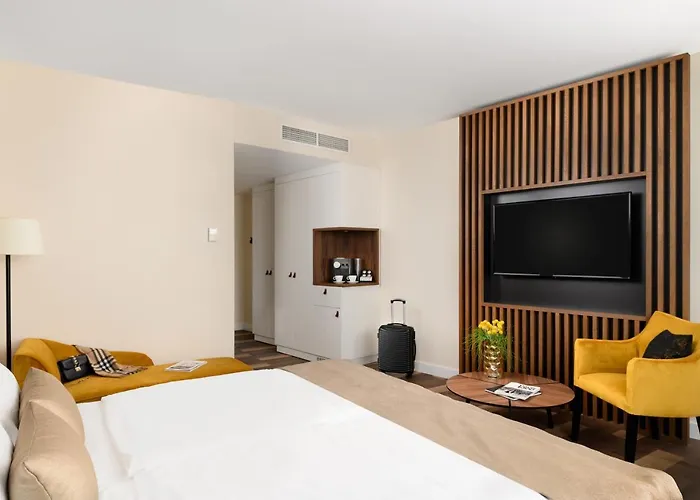 Grand 4* Esztergom