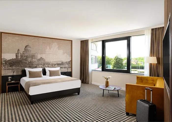 Grand Hotel